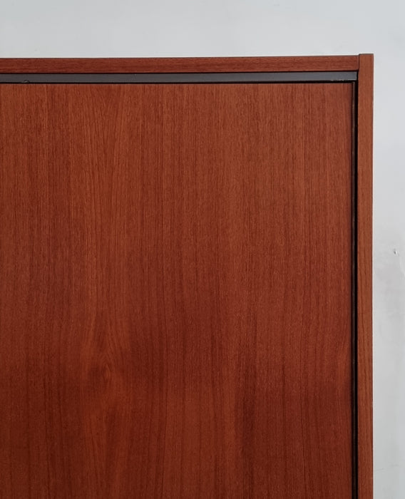 Mid Century kledingkast