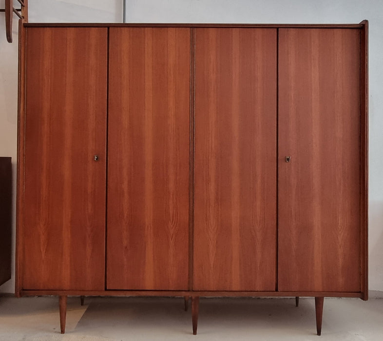 Mid Century kledingkast