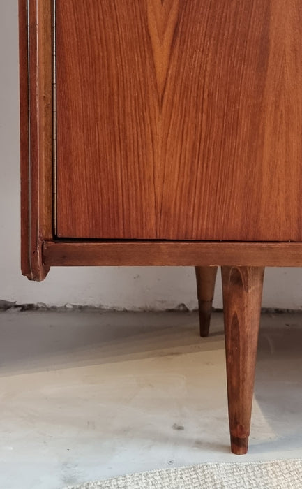 Mid Century kledingkast