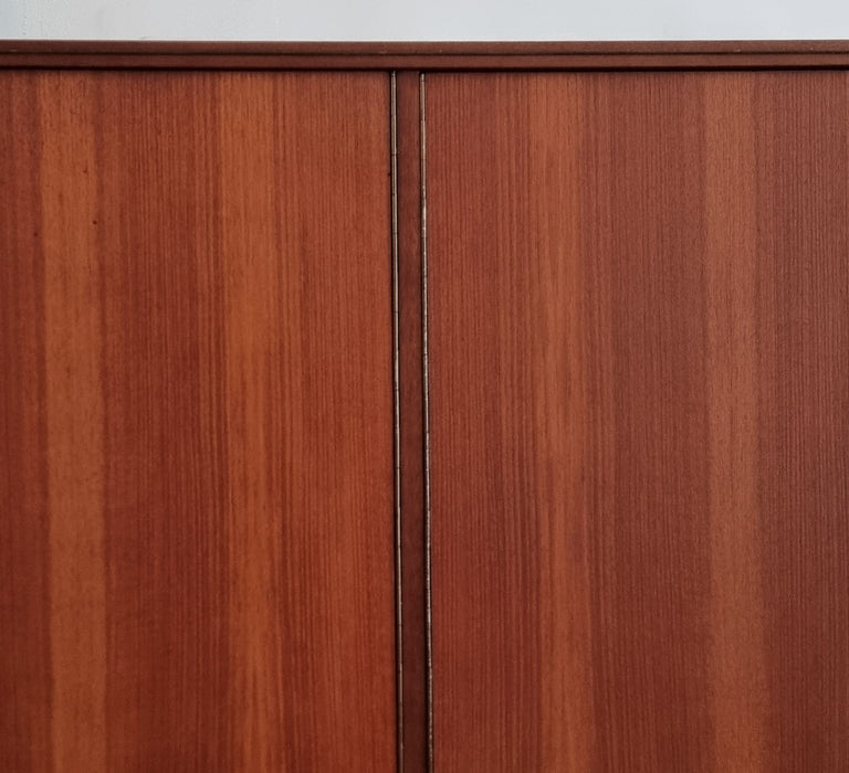 Mid Century kledingkast