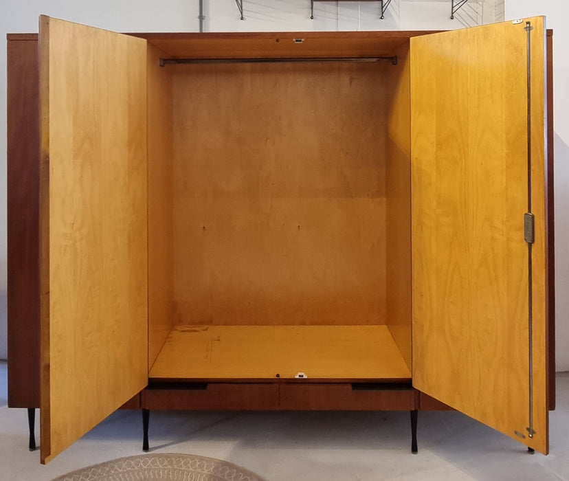 Mid Century kledingkast