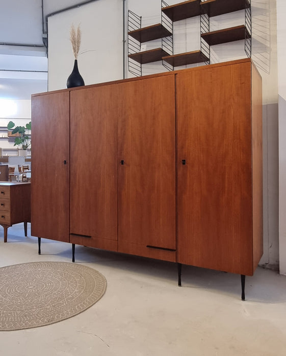 Mid Century kledingkast