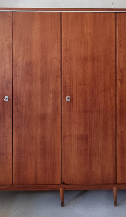 Mid Century kledingkast