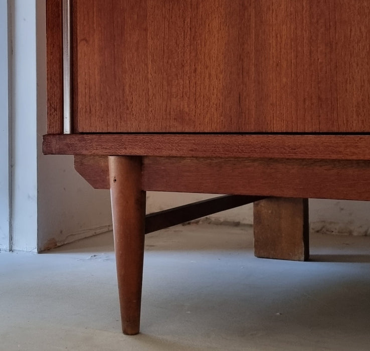 Mid Century kledingkast