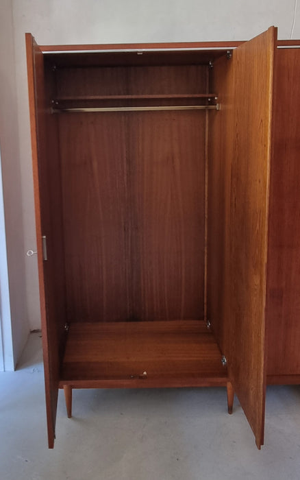 Mid Century kledingkast