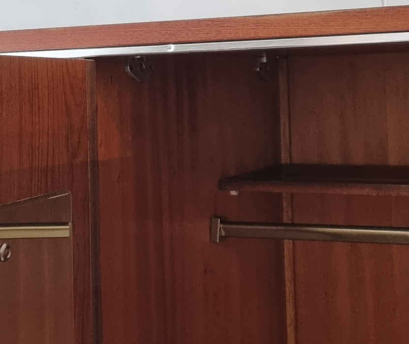 Mid Century kledingkast