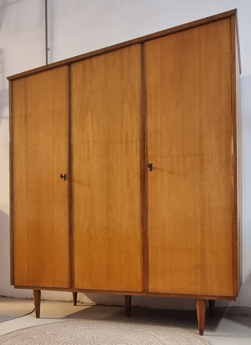 Mid Century kledingkast