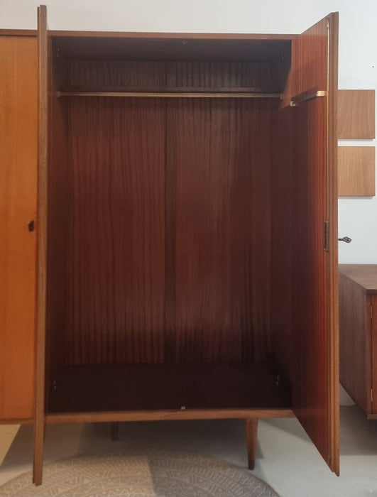 Mid Century kledingkast