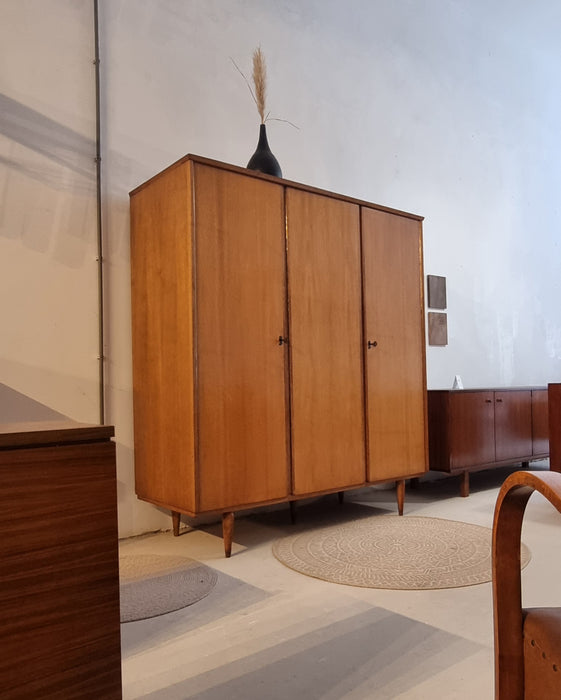 Mid Century kledingkast