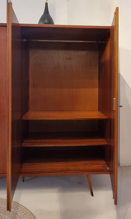 Mid Century kledingkast