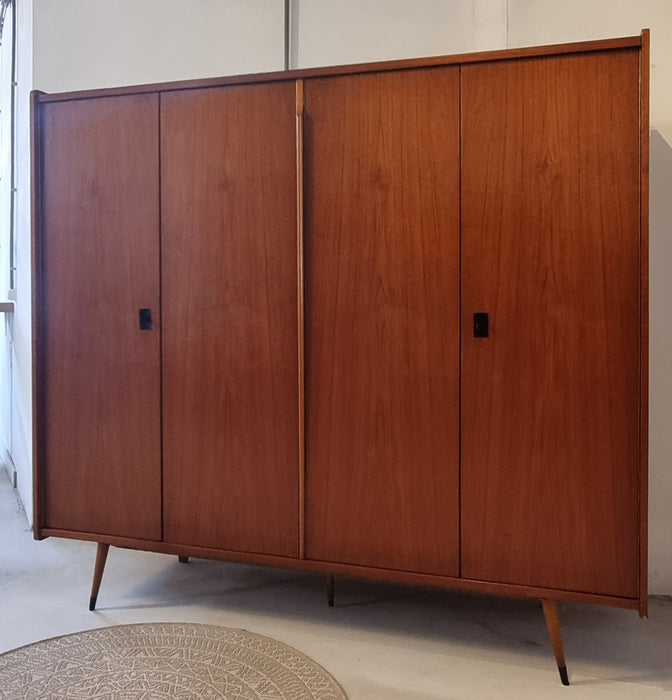 Mid Century kledingkast