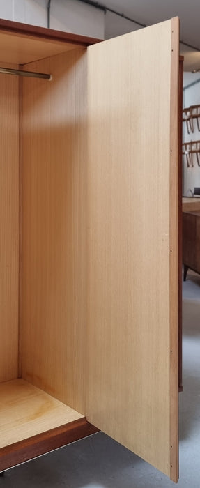 Mid Century kledingkast