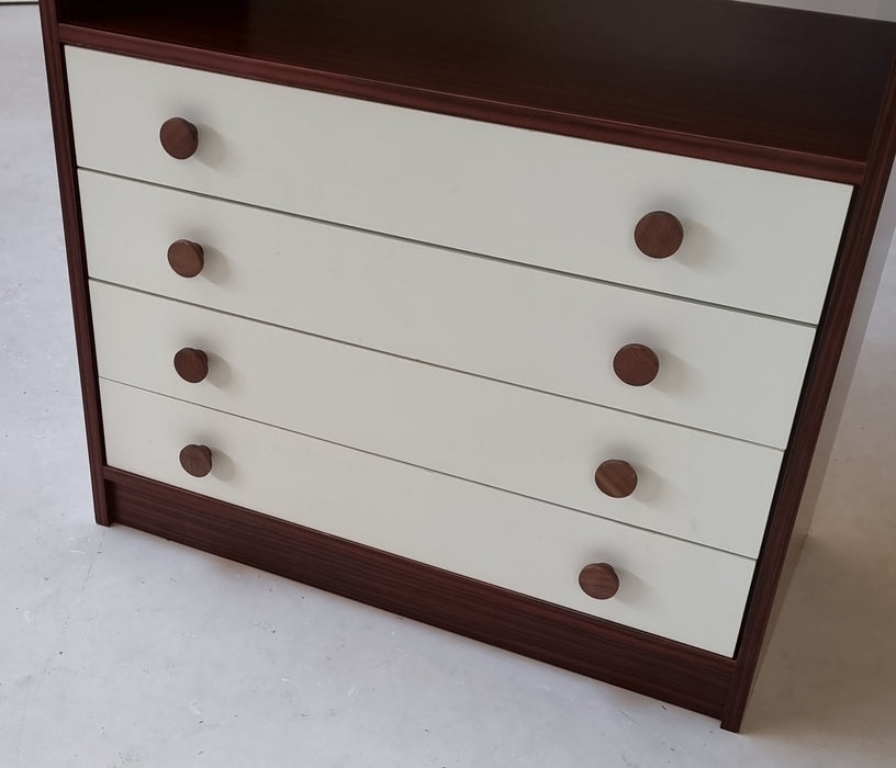 70's highboard