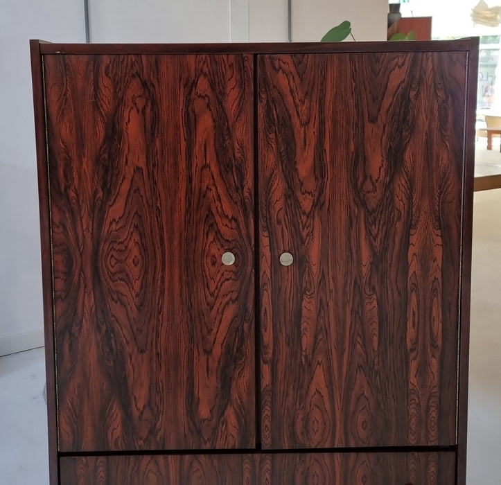 70's highboard