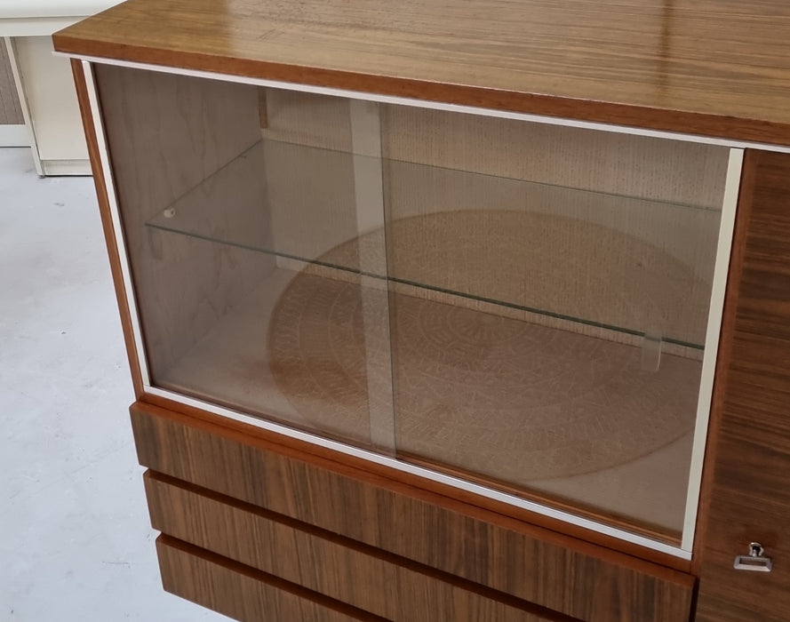 Mid Century vitrinekast