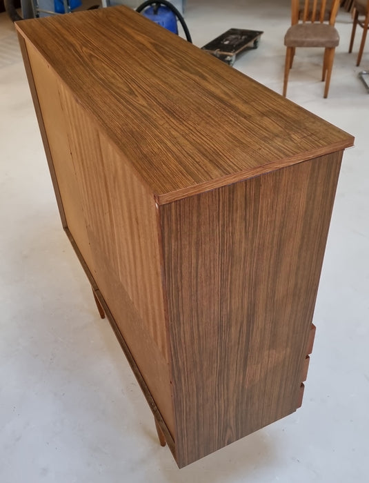 Mid Century vitrinekast