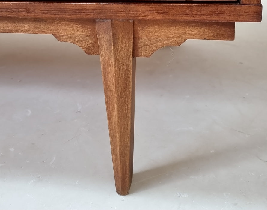 Mid Century kledingkast