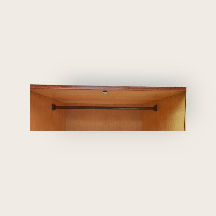 Mid Century Garderobe