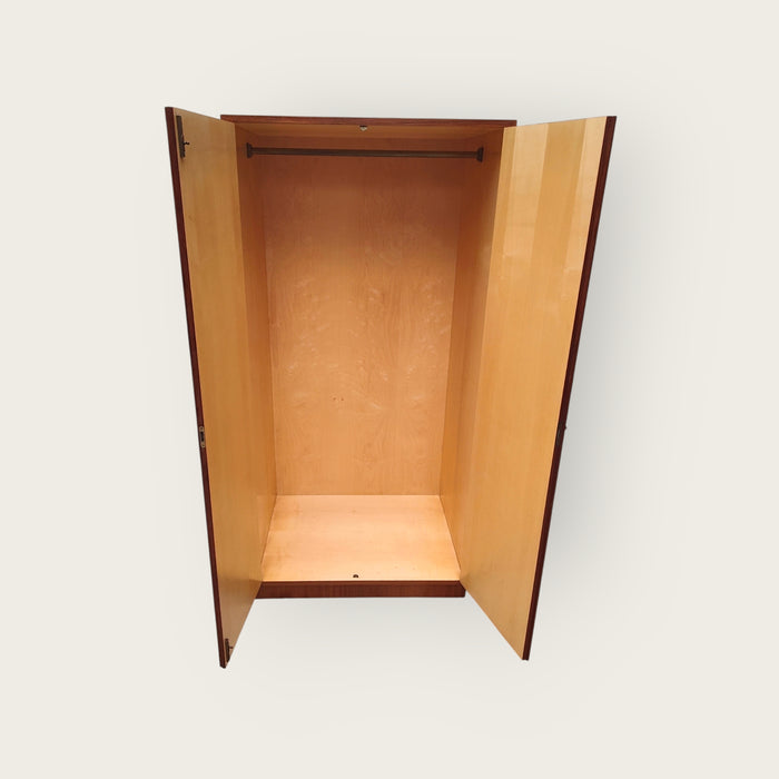 Mid Century Garderobe