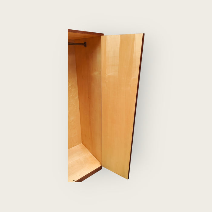 Mid Century Garderobe