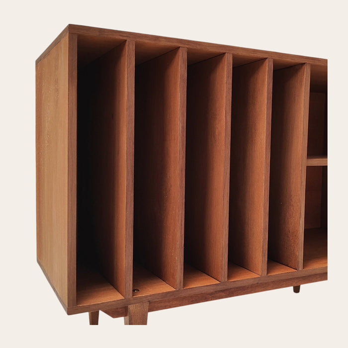 Record player cupboard bastian