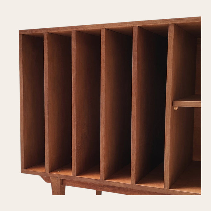 Record player cupboard bastian